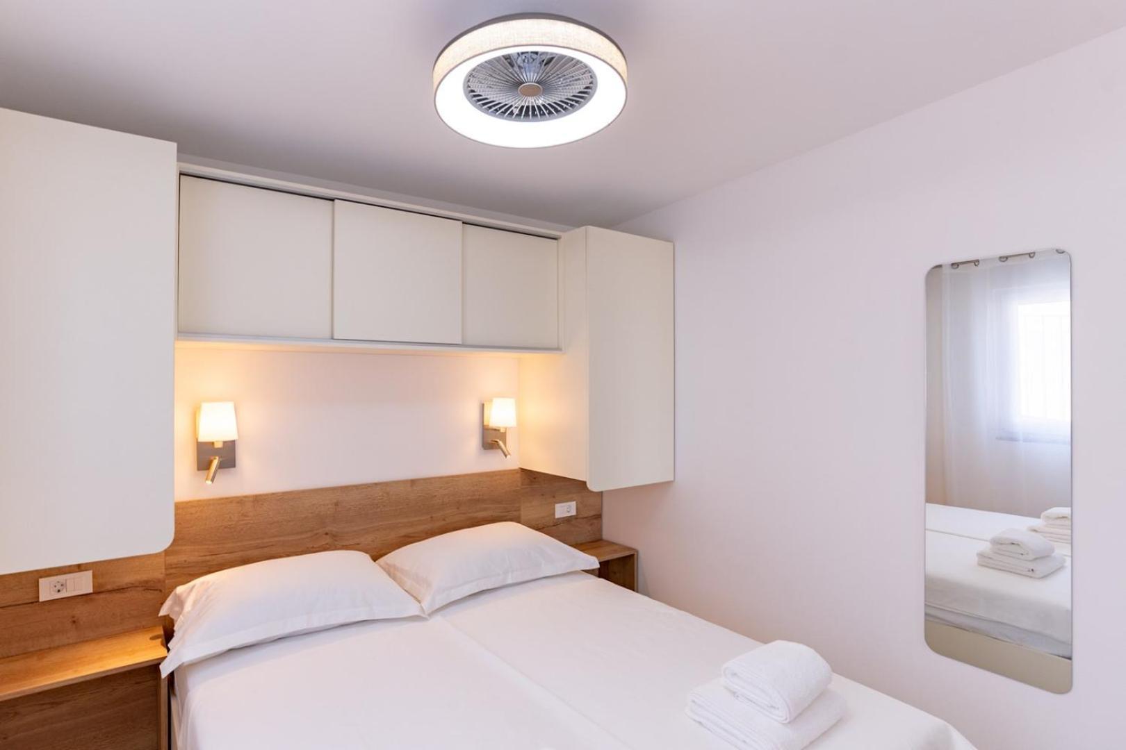 Arti Holiday Homes Banjol Екстериор снимка