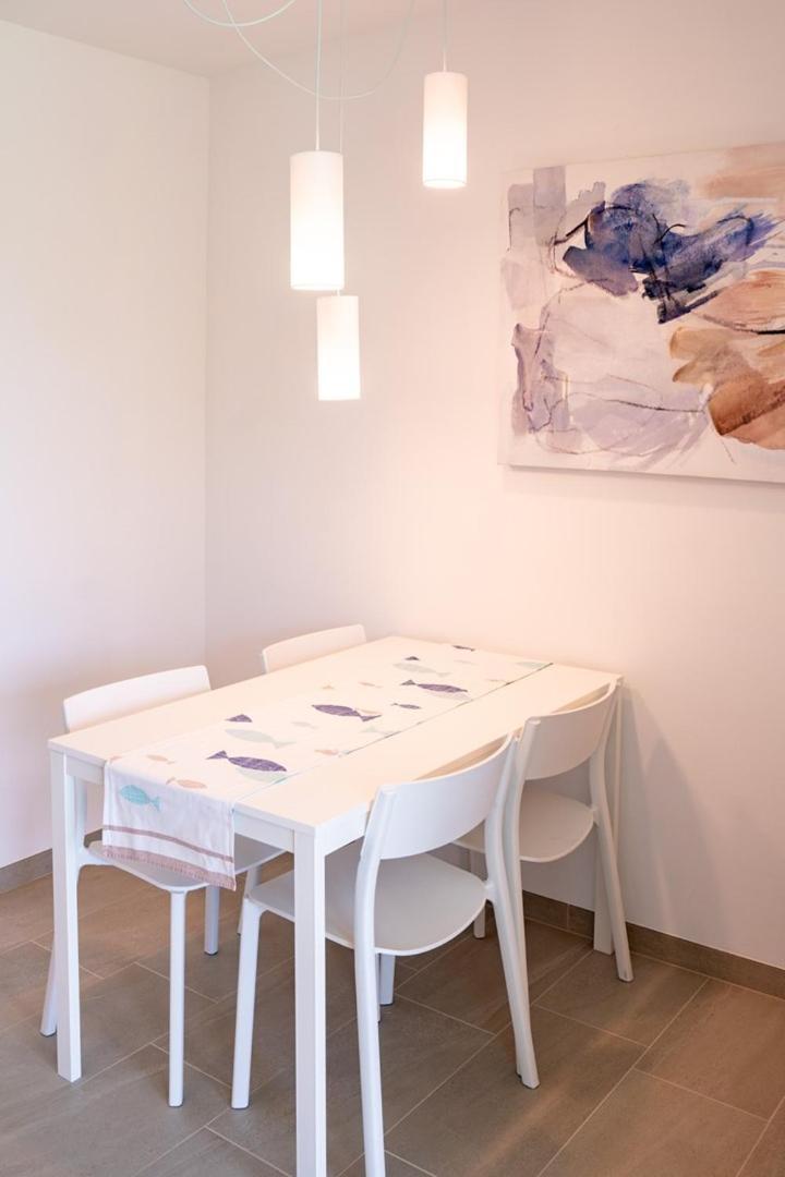 Arti Holiday Homes Banjol Екстериор снимка