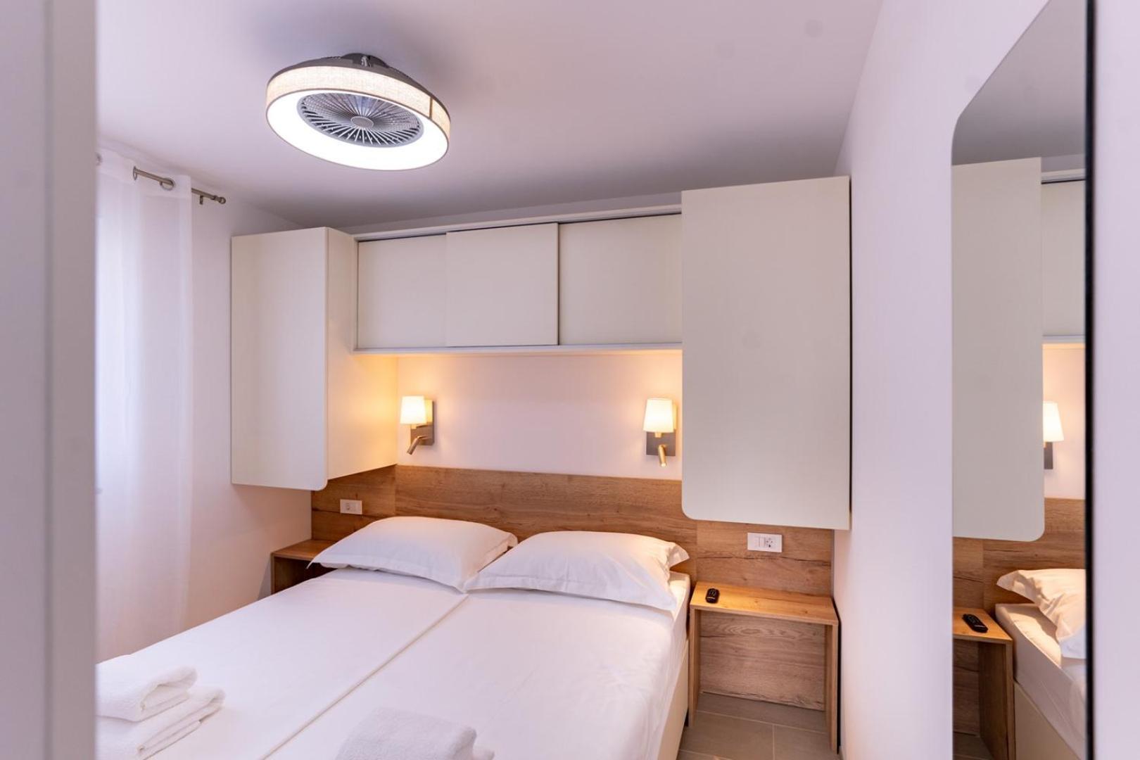 Arti Holiday Homes Banjol Екстериор снимка