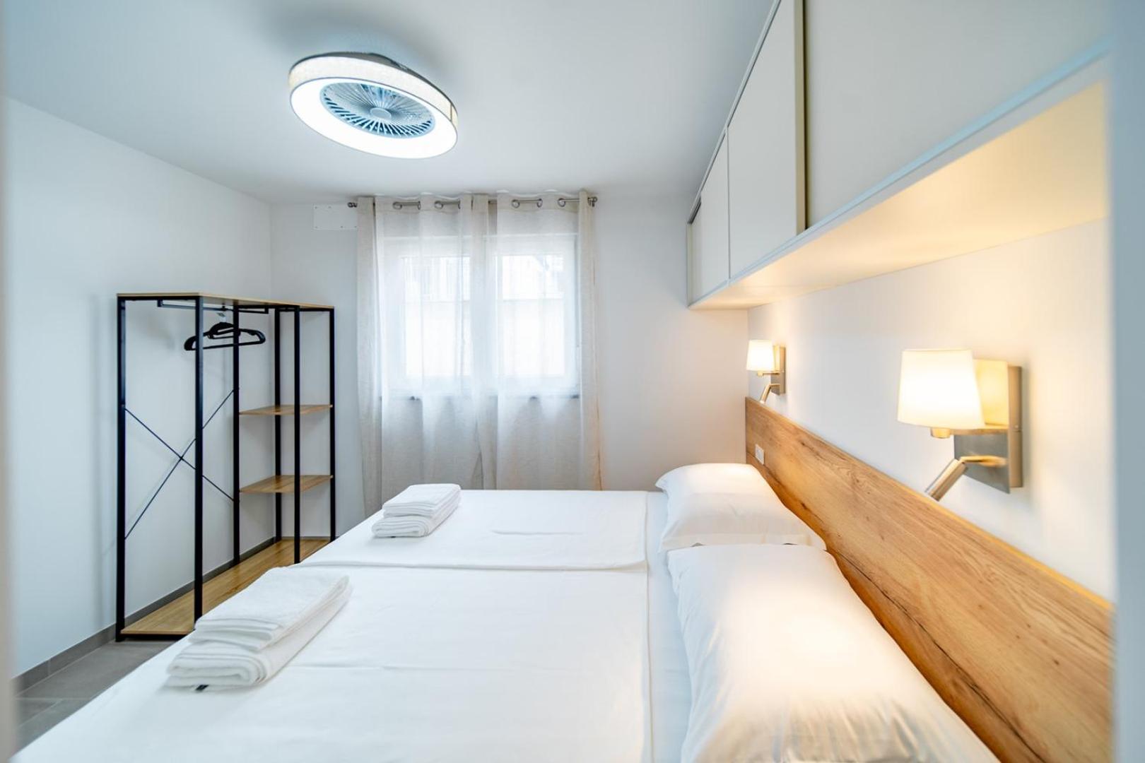 Arti Holiday Homes Banjol Екстериор снимка