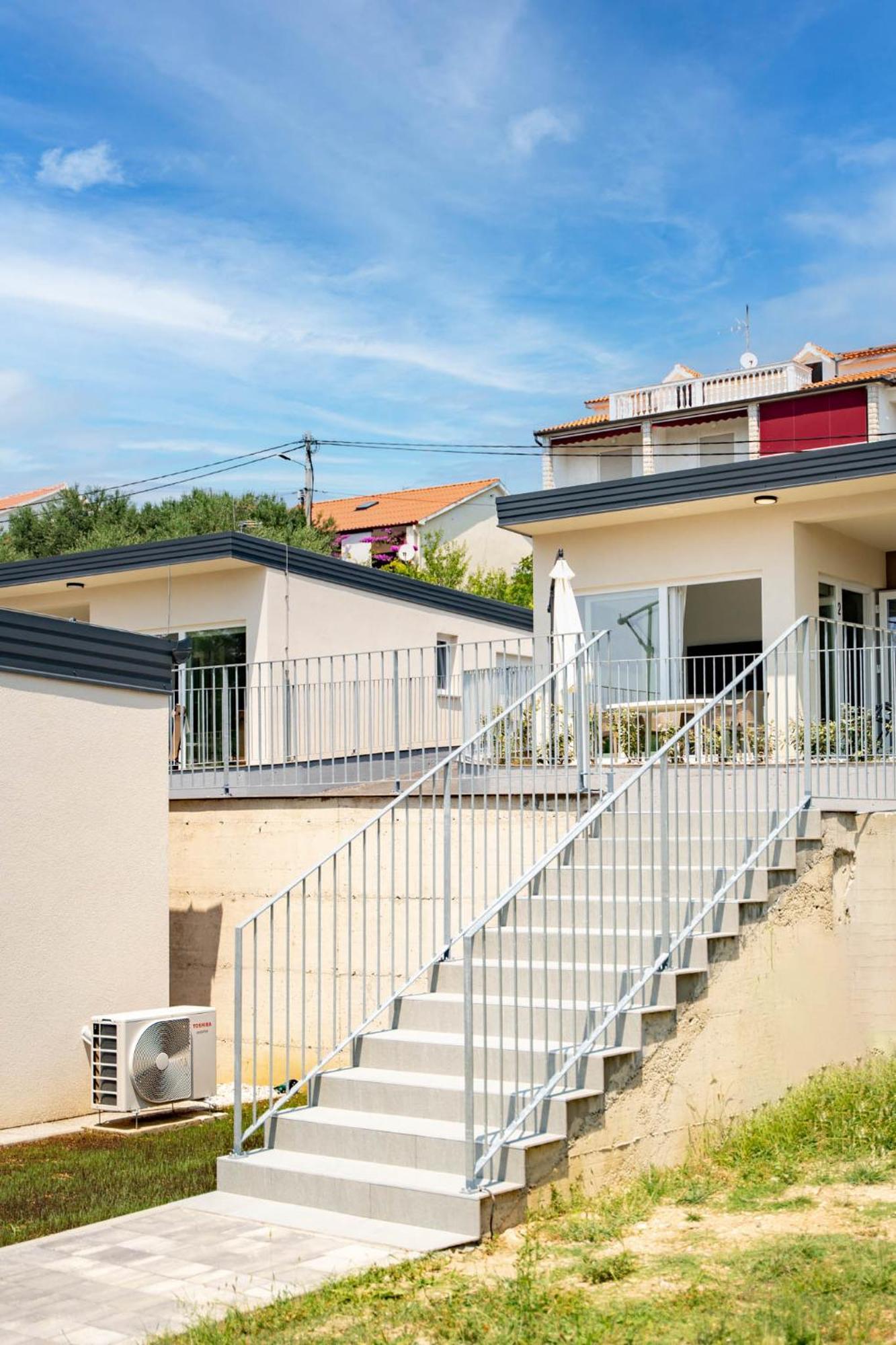 Arti Holiday Homes Banjol Екстериор снимка