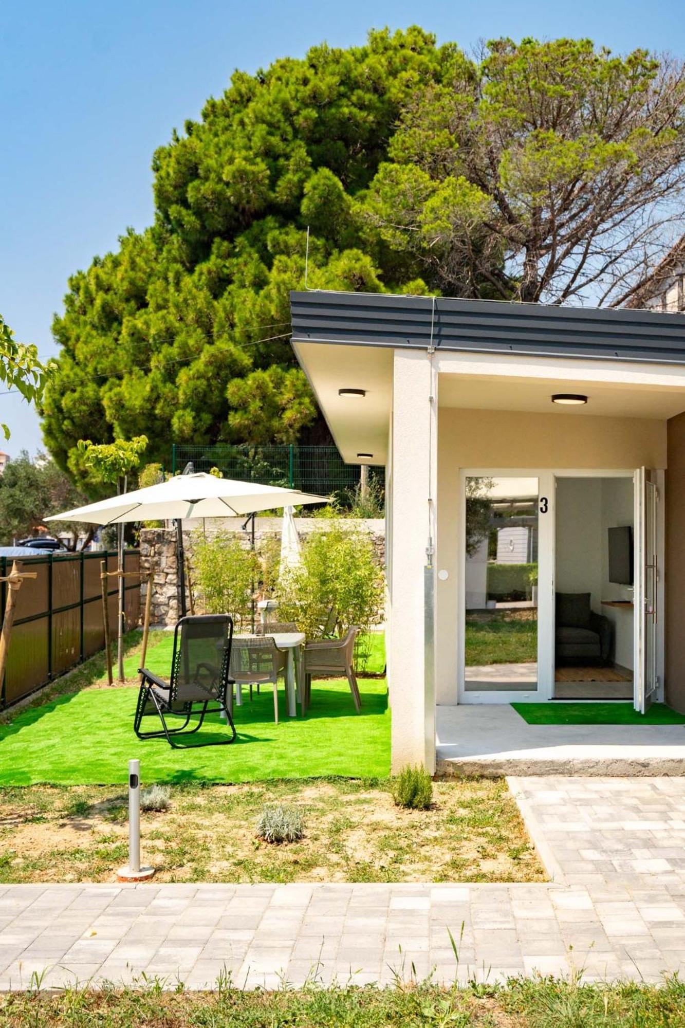 Arti Holiday Homes Banjol Екстериор снимка