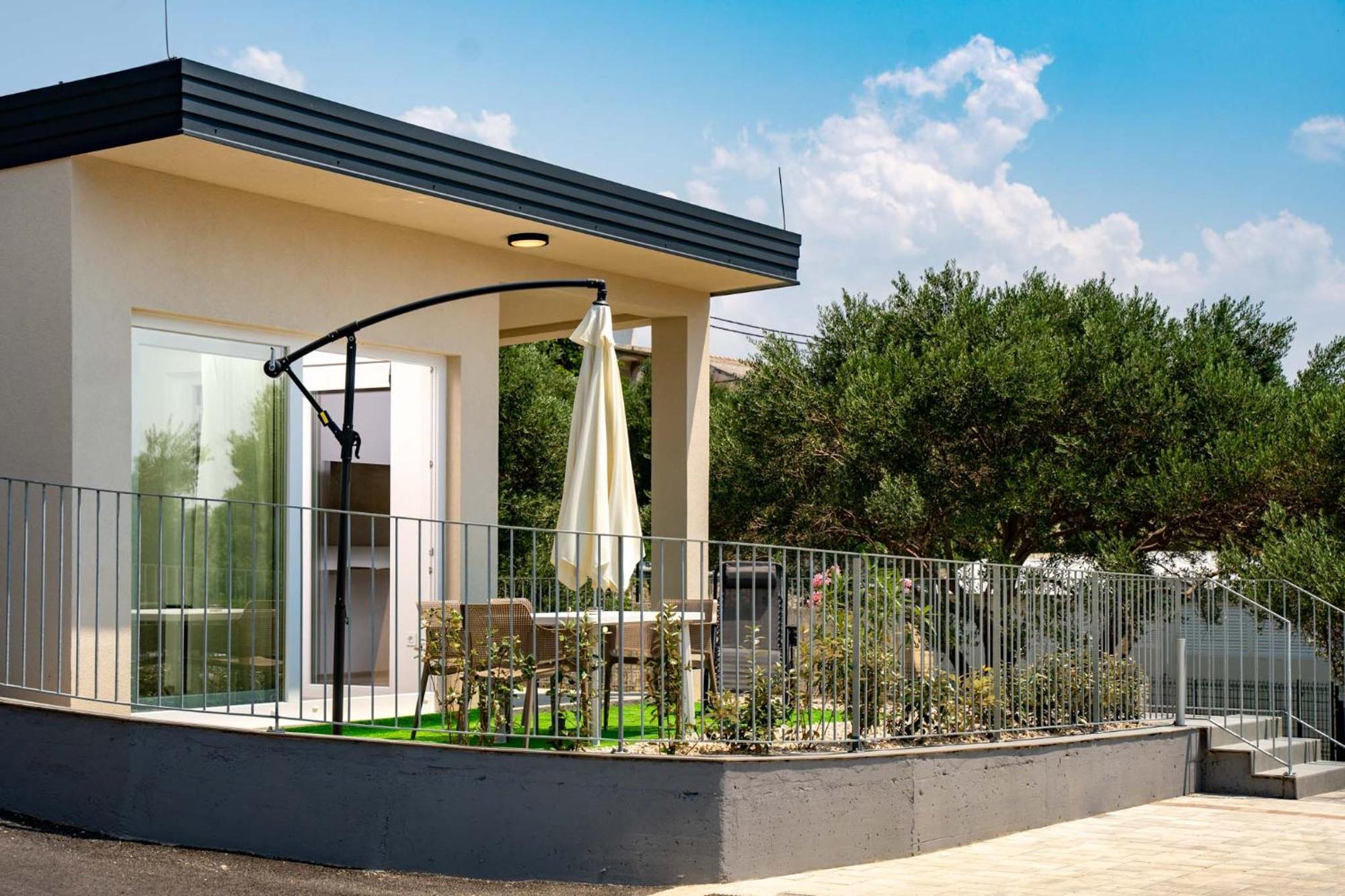Arti Holiday Homes Banjol Екстериор снимка