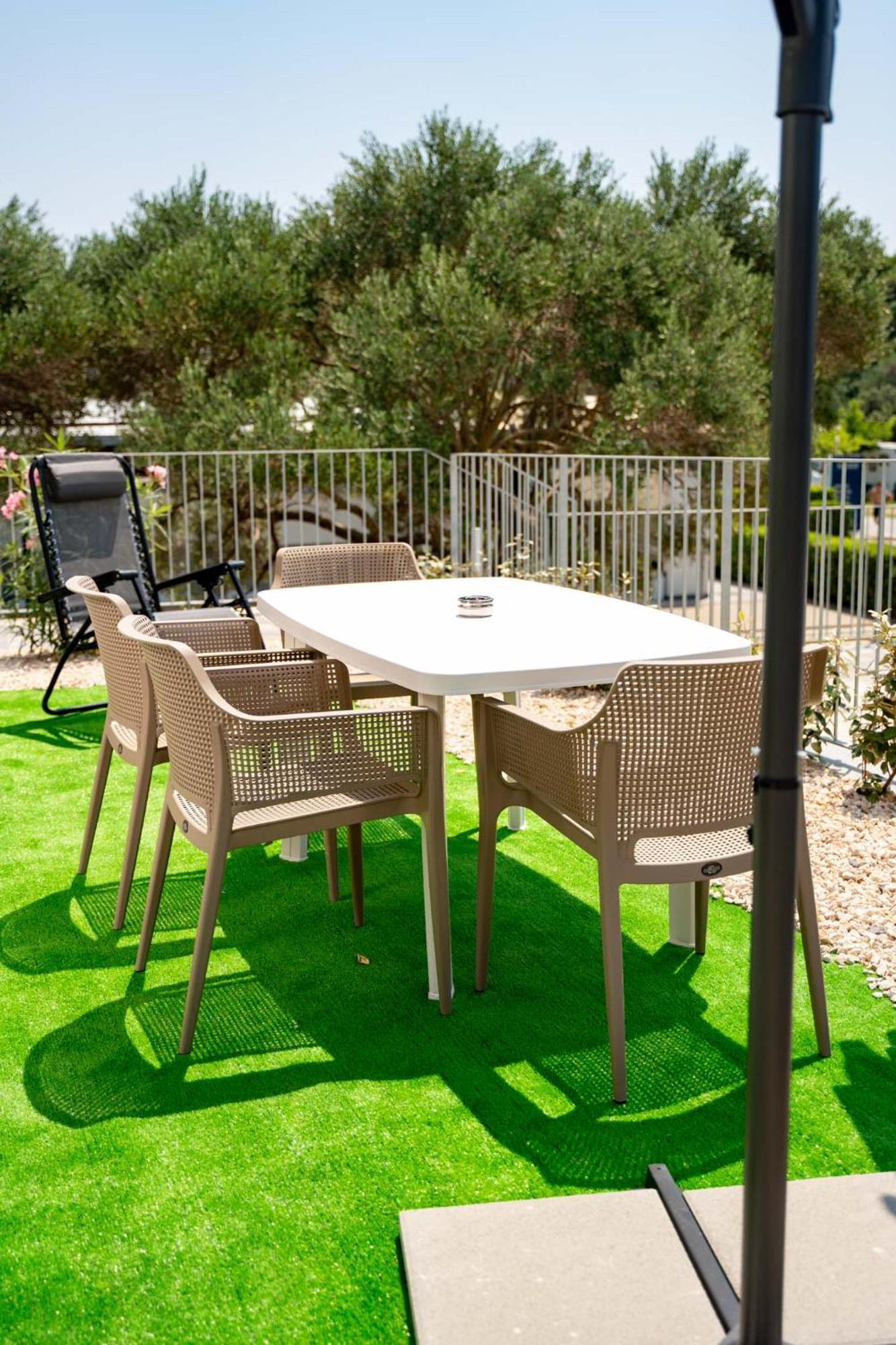 Arti Holiday Homes Banjol Стая снимка