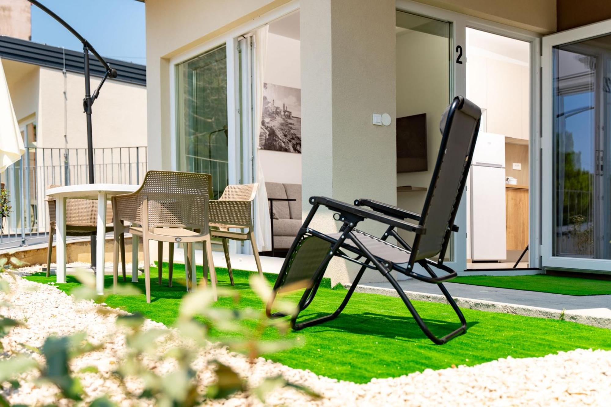 Arti Holiday Homes Banjol Стая снимка