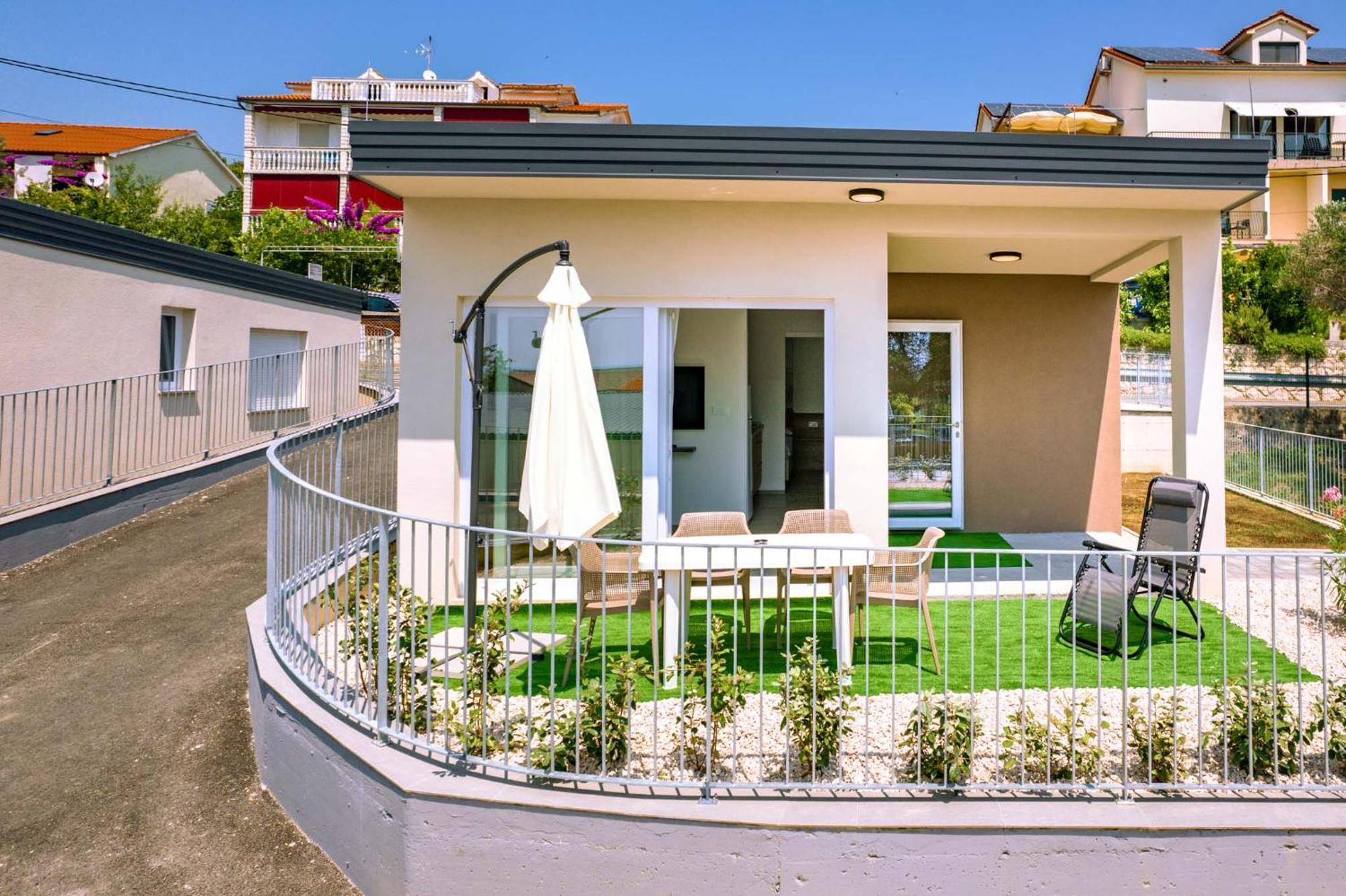 Arti Holiday Homes Banjol Екстериор снимка