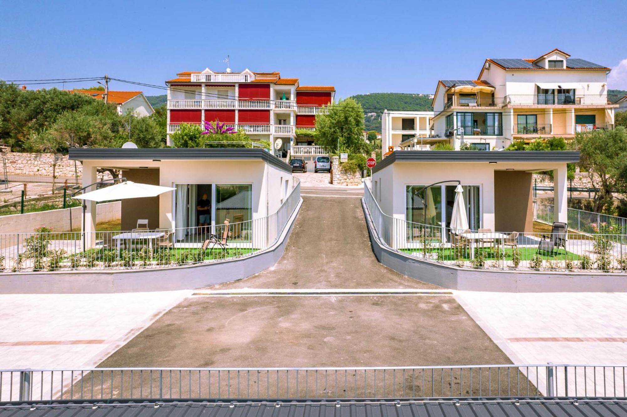 Arti Holiday Homes Banjol Екстериор снимка