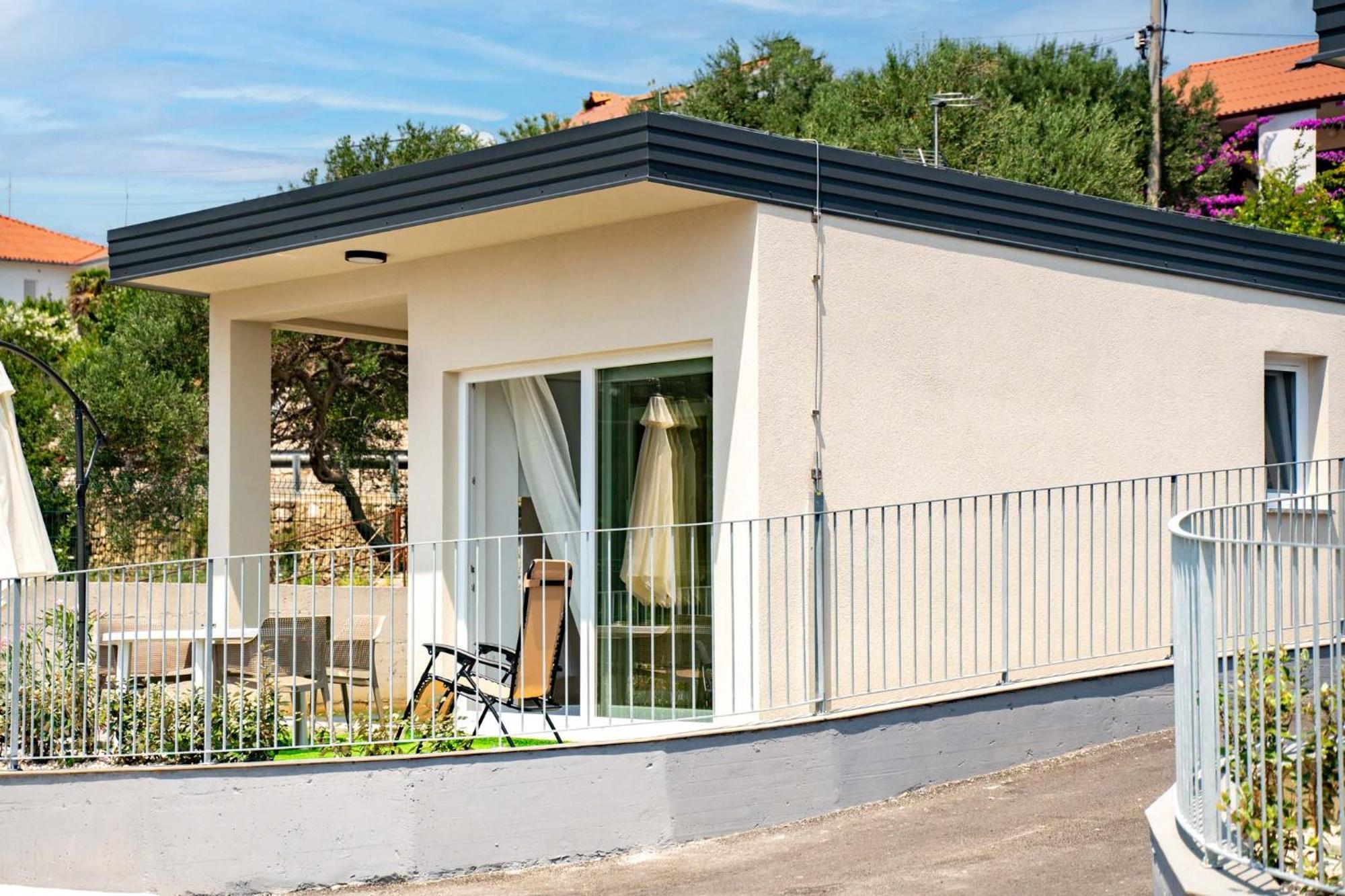 Arti Holiday Homes Banjol Екстериор снимка